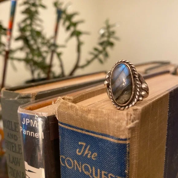 925  Labradorite Ring - Picture 6 of 11